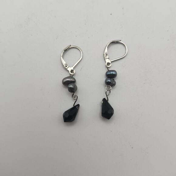 Blue Faux Pearl & Black Bead Dangle Earrings Leverback Crystal Drop Gothic - Picture 2 of 8